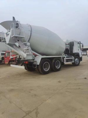 Chassis Sinotruk personnalisé Chariot de mélangeur de direction hydraulique avec assistance électrique et pneus