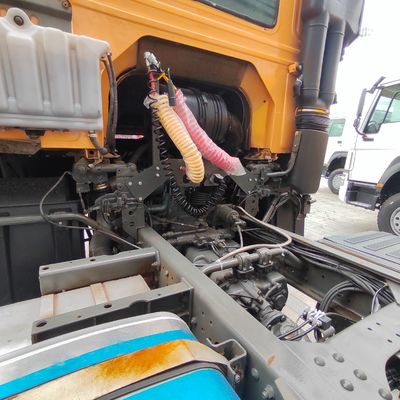 Camion hydraulique à décharge de 6x4 avec châssis Sinotruk et puissance de 371 ch