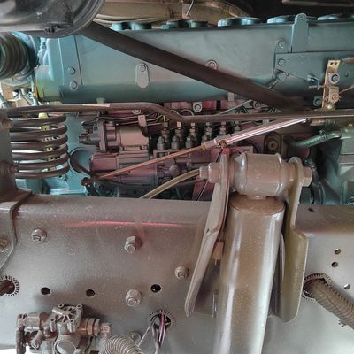 Direction hydraulique et châssis Sinotruk Conception 6x4 camion tracteur pour le transport industriel