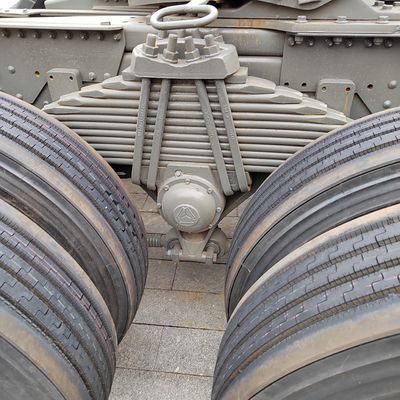 Chassis Sinotruk Téléporteur de construction lourd avec décharge hydraulique et capacité de 40 t
