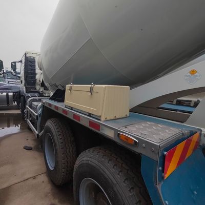 ZZ1257N3647N1 Sinotruk Heavy Duty HOWO 6X4 14m3 Camion à béton de construction