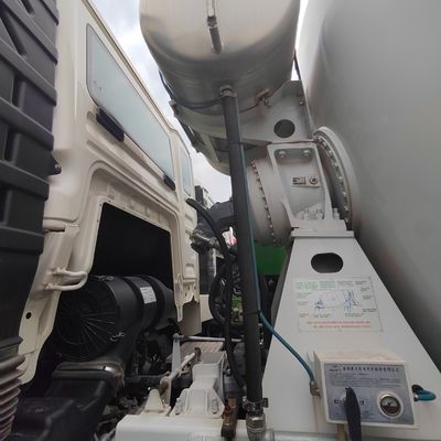 Sinotruck HOWO 6X4 8X4 mélangeur de ciment d'occasion Réduction de 5% avec matériau de boîte de chargement en acier au carbone