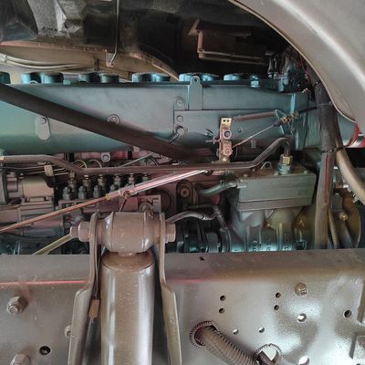 Transporteur minier puissant avec pneus et châssis Sinotruk Conception 6 × 4 roue motrice