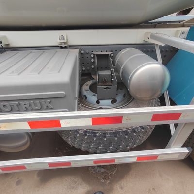 6X4 Nx 8m3 Sinotruk Construction lourde charge camion mélangeur de béton avec 8 déplacement