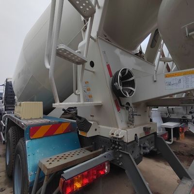 6X4 Nx 8m3 Sinotruk Construction lourde charge camion mélangeur de béton avec 8 déplacement