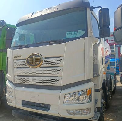 Camion à béton d'occasion à faible kilométrage avec une boîte de chargement en acier au carbone et une cabine de climatisation