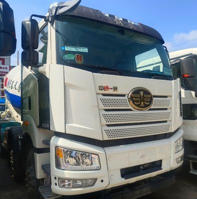 Camions mélangeurs avec châssis Sinotruk et système de direction hydraulique Paiement initial