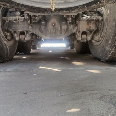 Camions mélangeurs avec châssis Sinotruk et système de direction hydraulique Paiement initial
