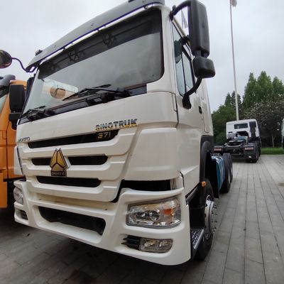 Truc tracteur HOWO 371HP 6X4 utilisé pour le transport de marchandises dans le matériau de la boîte en acier au carbone