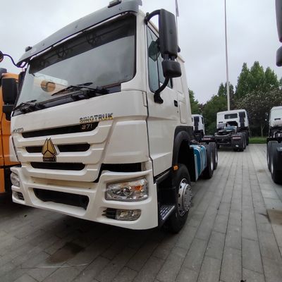 Un camion-tracteur de 6X4 pour le transport de marchandises 6 mois