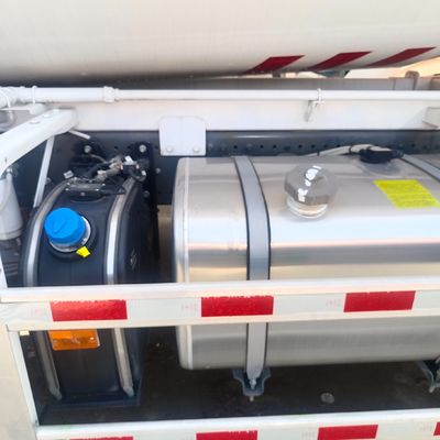 Carburant Puissance maximale 300-400 chevaux Camion mélangeur de ciment diesel pour travaux de construction