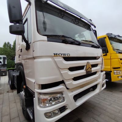 Pneus sans tuyau camion de transport hydraulique avec châssis Sinotruk et boîte de vitesses manuelle