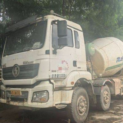 Camion à béton Sinotruk Direction hydraulique Diesel 12m sup3 avec certification CE