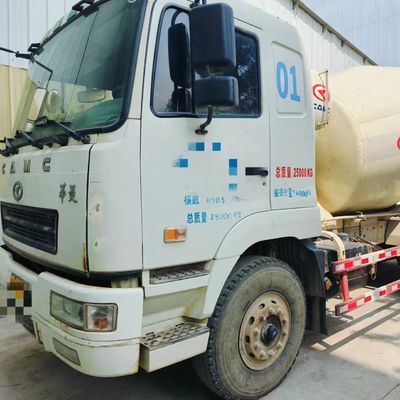 Camion à béton Sinotruk Direction hydraulique Diesel 12m sup3 avec certification CE