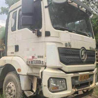 Demande personnalisée Sinotruk 8m3 camion mélangeur de béton diesel avec direction hydraulique