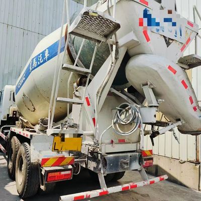Carburant- 6x4 direction hydraulique Sinotruk 2m3 camion mélangeur de béton pour les applications lourdes