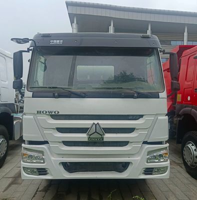 Type de transmission manuelle châssis Sinotruk HOWO 12m3 camion mélangeur de béton pour lourdes charges