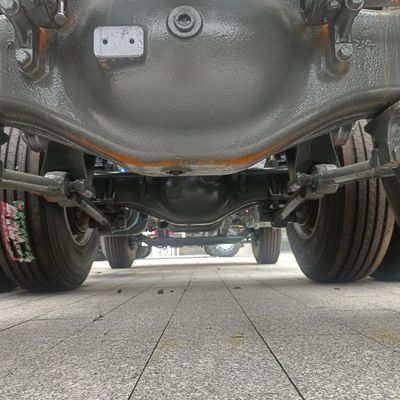 Sinotruck 6X4 camion tracteur avec moteur diesel puissant et système de direction hydraulique