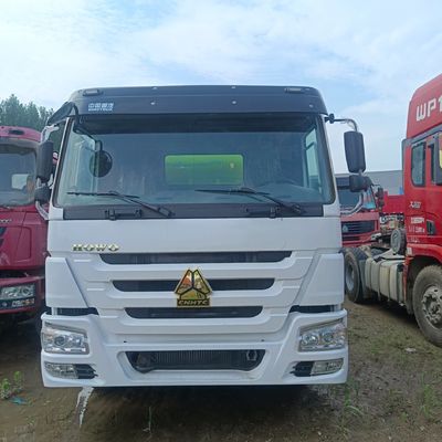 Euro 3 HOWO 12m3 380HP Camion classique à béton avec direction assistée