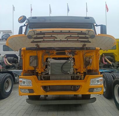 Tracteur Sinotruck 6X4 durable et puissant avec siège de conducteur à suspension aérienne lourde
