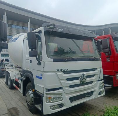 Chassis Sinotruk HOWO 12m3 Camion auto-bétonné idéal pour les équipements de construction