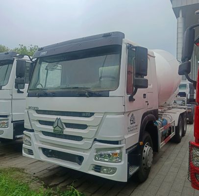 Camion à béton de 12 m3 avec châssis et pneus Sinotruk