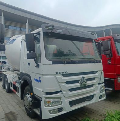 Direction hydraulique 12m3 camion mélangeur de béton avec châssis Sinotruk et mode de conduite 6x4