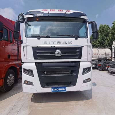 Camion de transport de cargaisons avec siège à suspension pneumatique