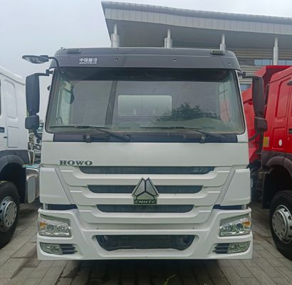 Certification CE Camion de mélangeur de béton de 12 m3 avec châssis et performances Sinotruk
