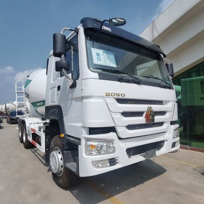 Camion de mélangeur de béton HOWO en acier au carbone à charge utile de 30 tonnes avec direction hydraulique et pneus