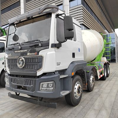 Camion agitateur à châssis Sinotruk mélangeur de béton avec direction hydraulique