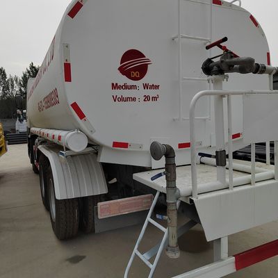 Chassis Sinotruk 20 tonnes Utilisé HOWO 6X4 camion de livraison d'eau camion-citerne de l'eau avec pneus