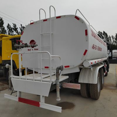Chassis Sinotruk 20 tonnes Utilisé HOWO 6X4 camion de livraison d'eau camion-citerne de l'eau avec pneus