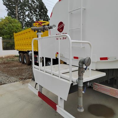 Chassis Sinotruk 20 tonnes Utilisé HOWO 6X4 camion de livraison d'eau camion-citerne de l'eau avec pneus