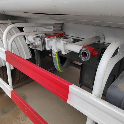 Chassis Sinotruk 20 tonnes Utilisé HOWO 6X4 camion de livraison d'eau camion-citerne de l'eau avec pneus
