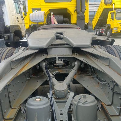 Roue d'entraînement économique 6×4 Tête de tracteur diesel HOWO6X4 Trac avec efficacité améliorée