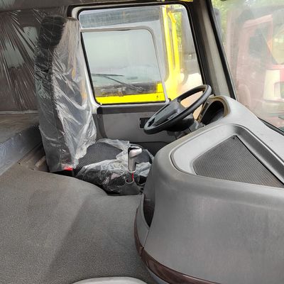 Camion de livraison d'eau à châssis Sinotruk pour le transport d'eau potable sûre