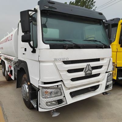 20m sup3 Boîte de chargement en acier au carbone HOWO Truck de livraison d'eau pour le transport lourd