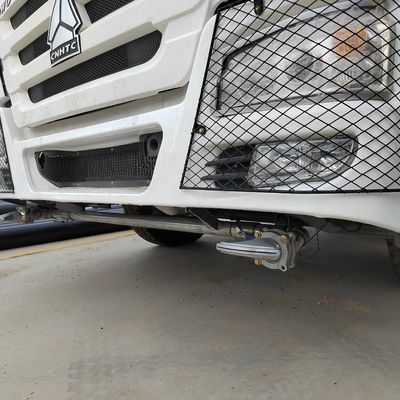 Transport HOWO camion de livraison d'eau avec carburant diesel et boîte de chargement en acier au carbone