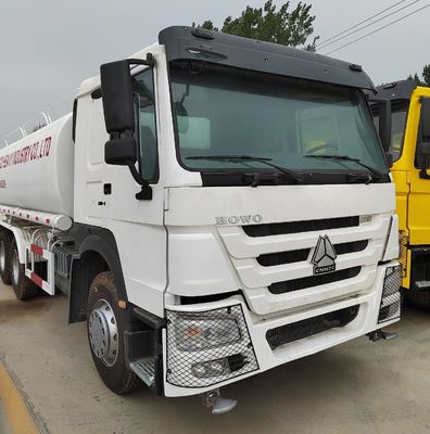 Sinotruk HOWO 6X4 15000L 2000m sup3 Truck de livraison d'eau potable par pulvérisation