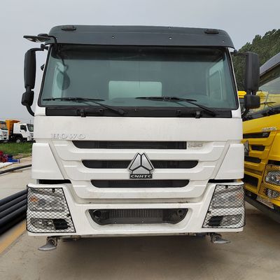 Le camion de livraison d'eau Sinotruk HOWO 6X4 avec poids brut du colis 13570.000kg