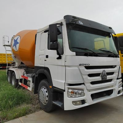 1000.00cm * 250.00cm * 345.00cm Taille du colis Truc de livraison d'eau avec Sinotruk