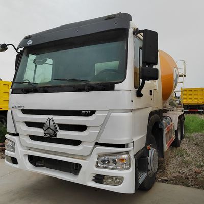 Camion de livraison d'eau potable certifié Sinotruk HOWO 6X4 15m3