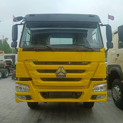 8800.000kg Poids brut du tracteur HOWO6X4 pour les besoins de transport lourd