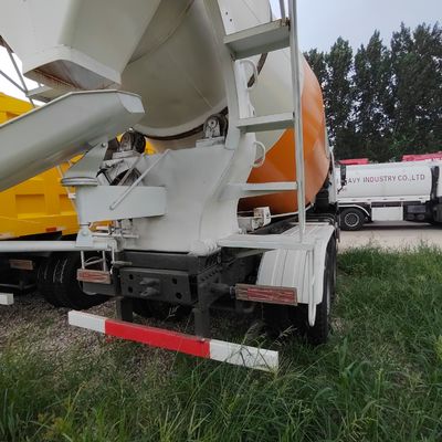 Vente de camions Sinotruk 6X4 livraison d'eau mélangeur lourd avec transmission manuelle