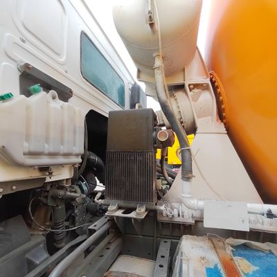 Vente de camions Sinotruk 6X4 livraison d'eau mélangeur lourd avec transmission manuelle
