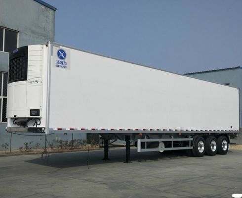 Camion réfrigéré de grande capacité pour la livraison de viande et de fruits de mer en acier au carbone