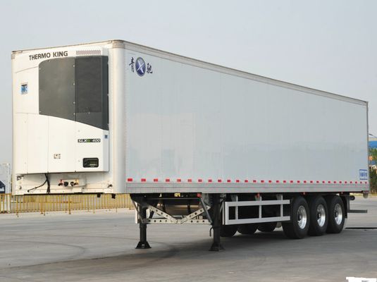 Camion réfrigéré de grande capacité pour la livraison de viande et de fruits de mer en acier au carbone