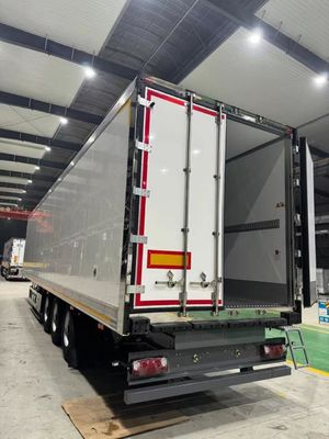 Camion réfrigéré de grande capacité pour la livraison de viande et de fruits de mer en acier au carbone