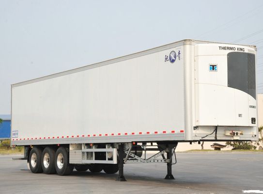 Camion réfrigéré de grande capacité pour la livraison de viande et de fruits de mer en acier au carbone